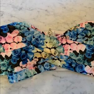 Floral Crop Top🤍🌸🖤